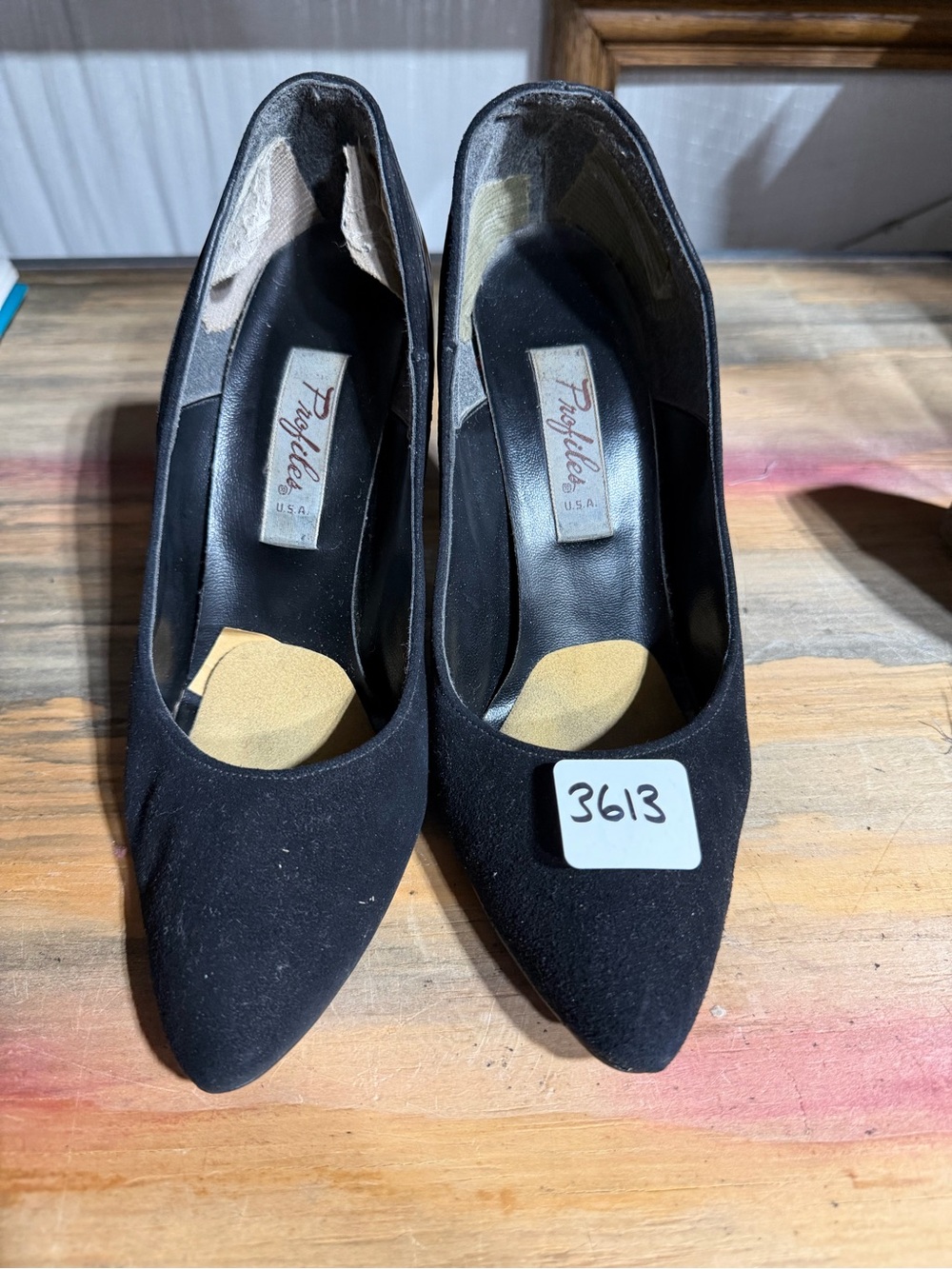 #3613-Payless Black Pointed-Toe Women’s Pumps